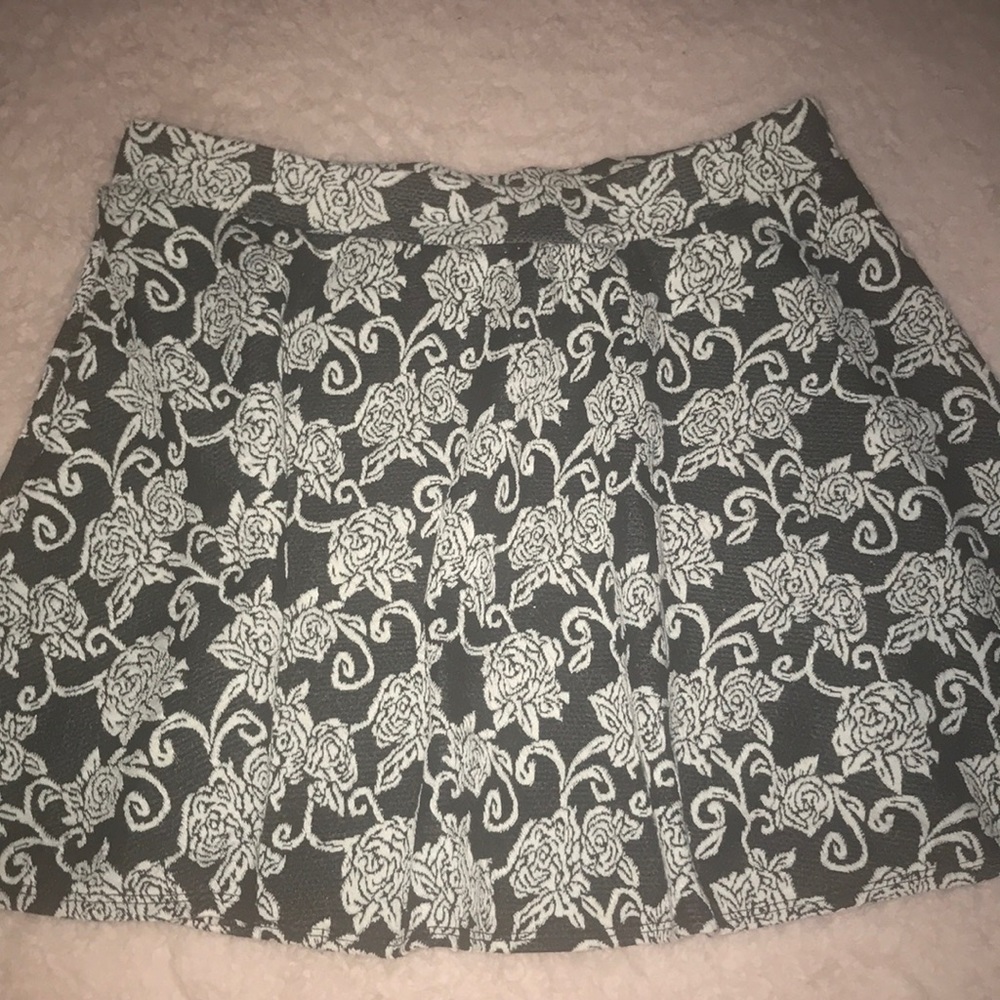 MINI SKIRT